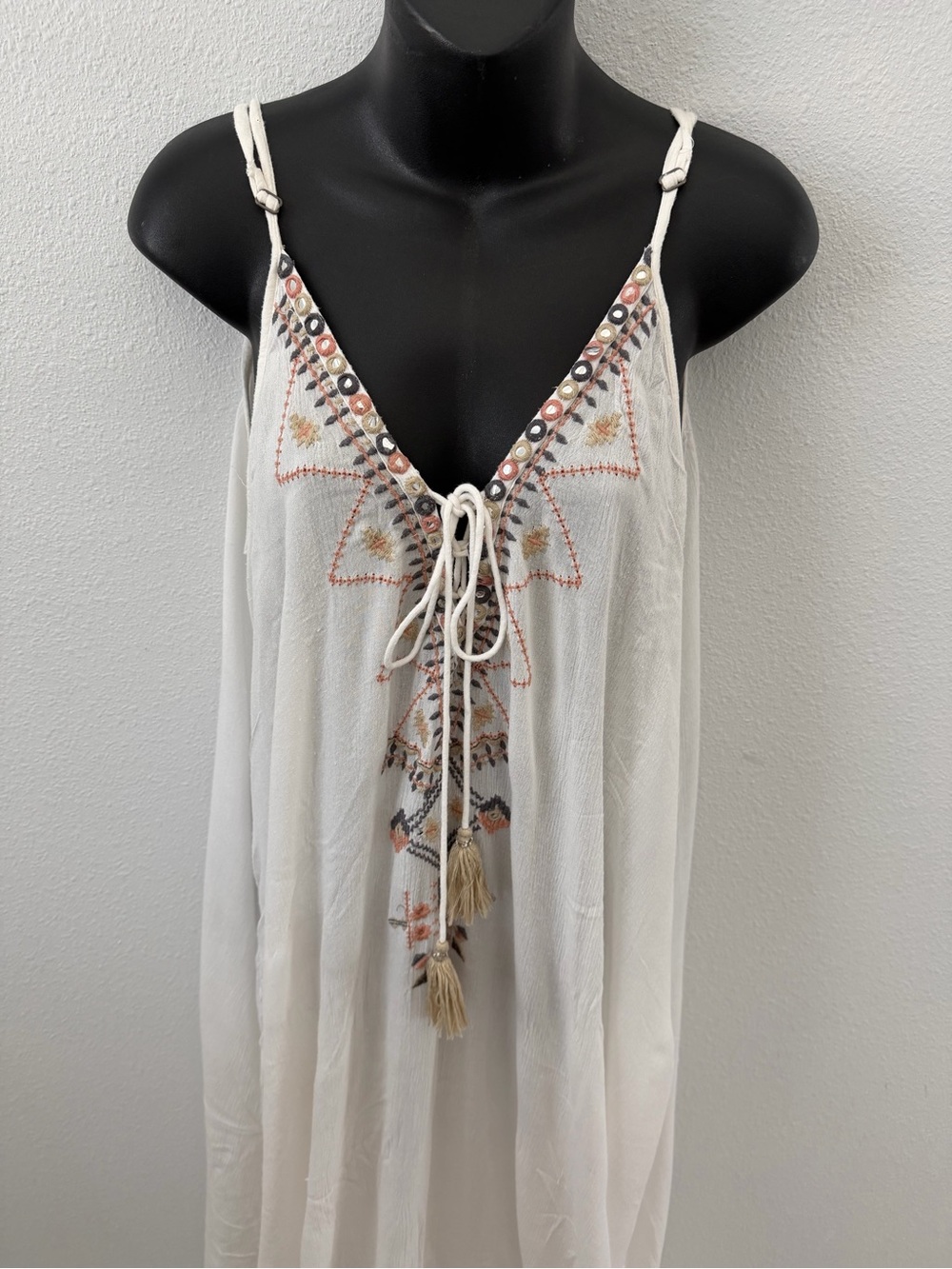Saks Fifth Avenue White Linen-Look maxi Dress with Multicolor Embroidery - Picture 3 of 10